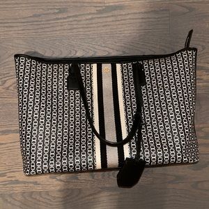 Tory burch PURSE!!! GENTLY USED! BLACK LEATHER.